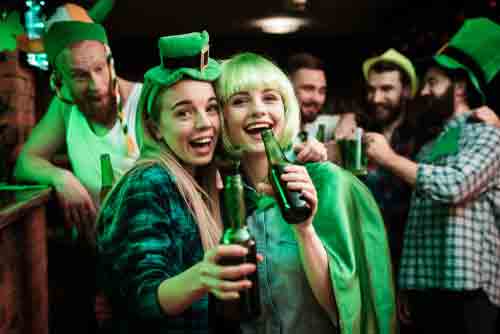 History-of-St-Patricks-Day-Celebrating-in-Pub